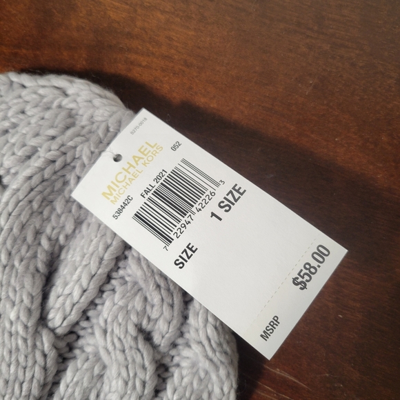 Michael Kors NWT Gray Knit Hat - Picture 3 of 3